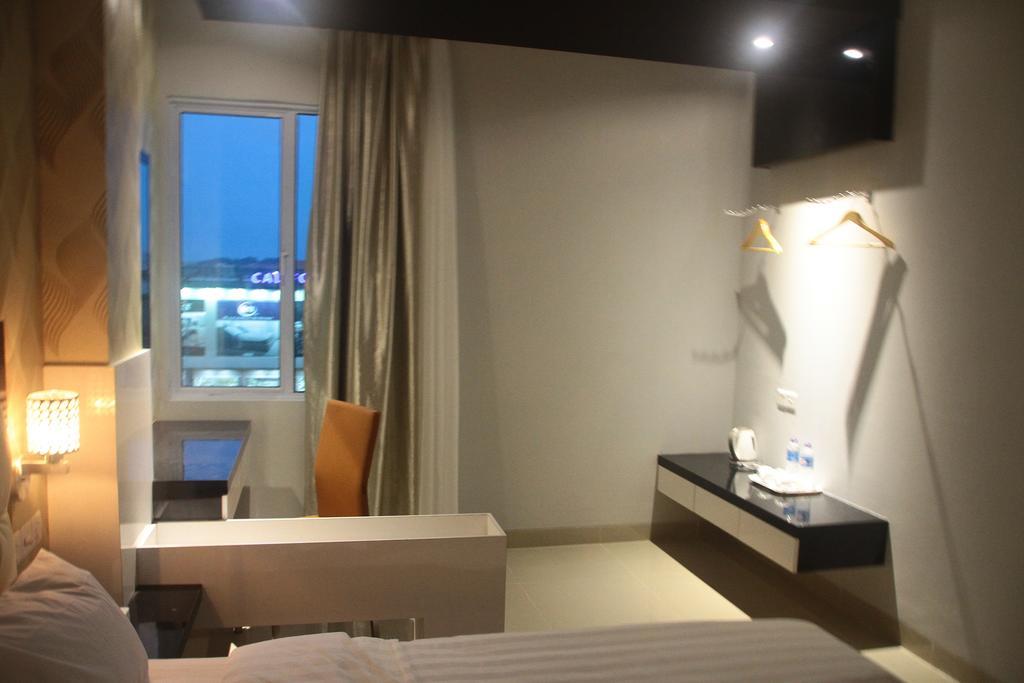 คาลีบัน โฮเต็ล แบทแมน Hotel Batam ภายนอก รูปภาพ